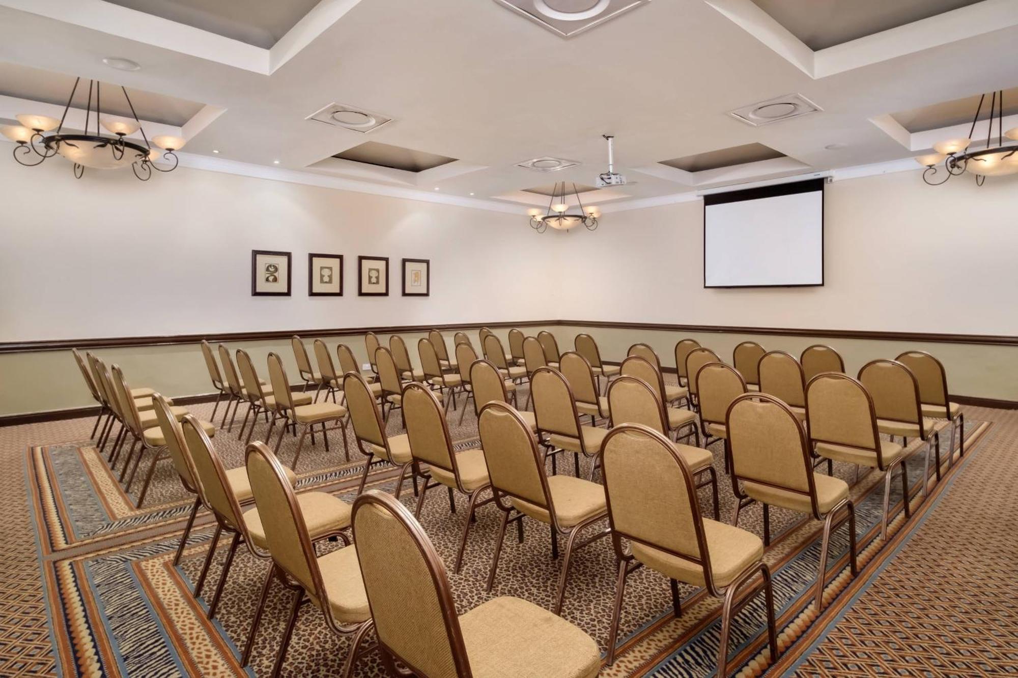 Protea Hotel By Marriott Blantyre Ryalls Esterno foto