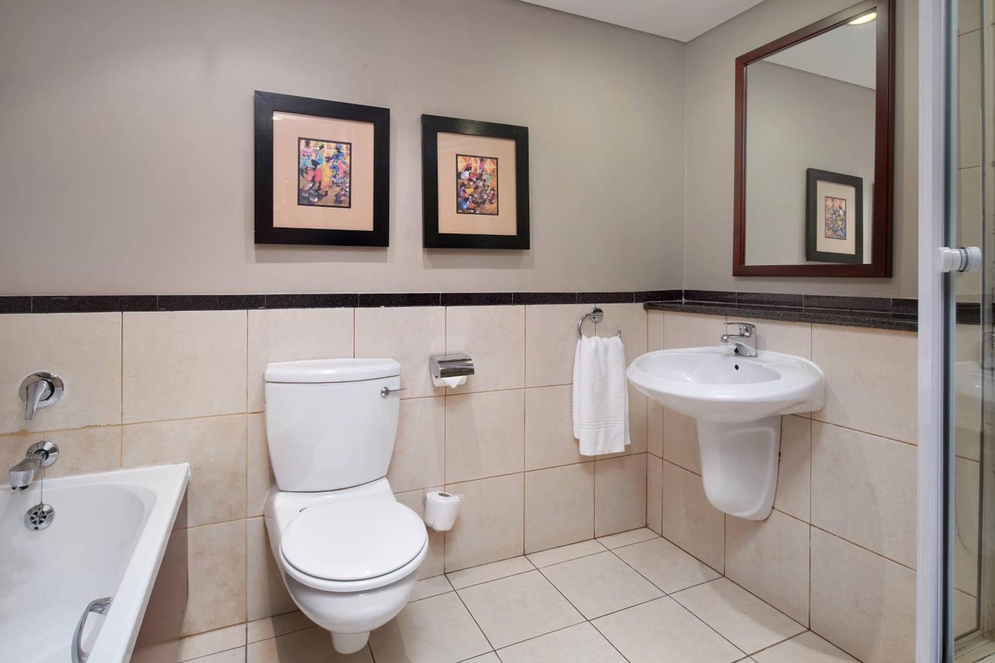 Protea Hotel By Marriott Blantyre Ryalls Esterno foto