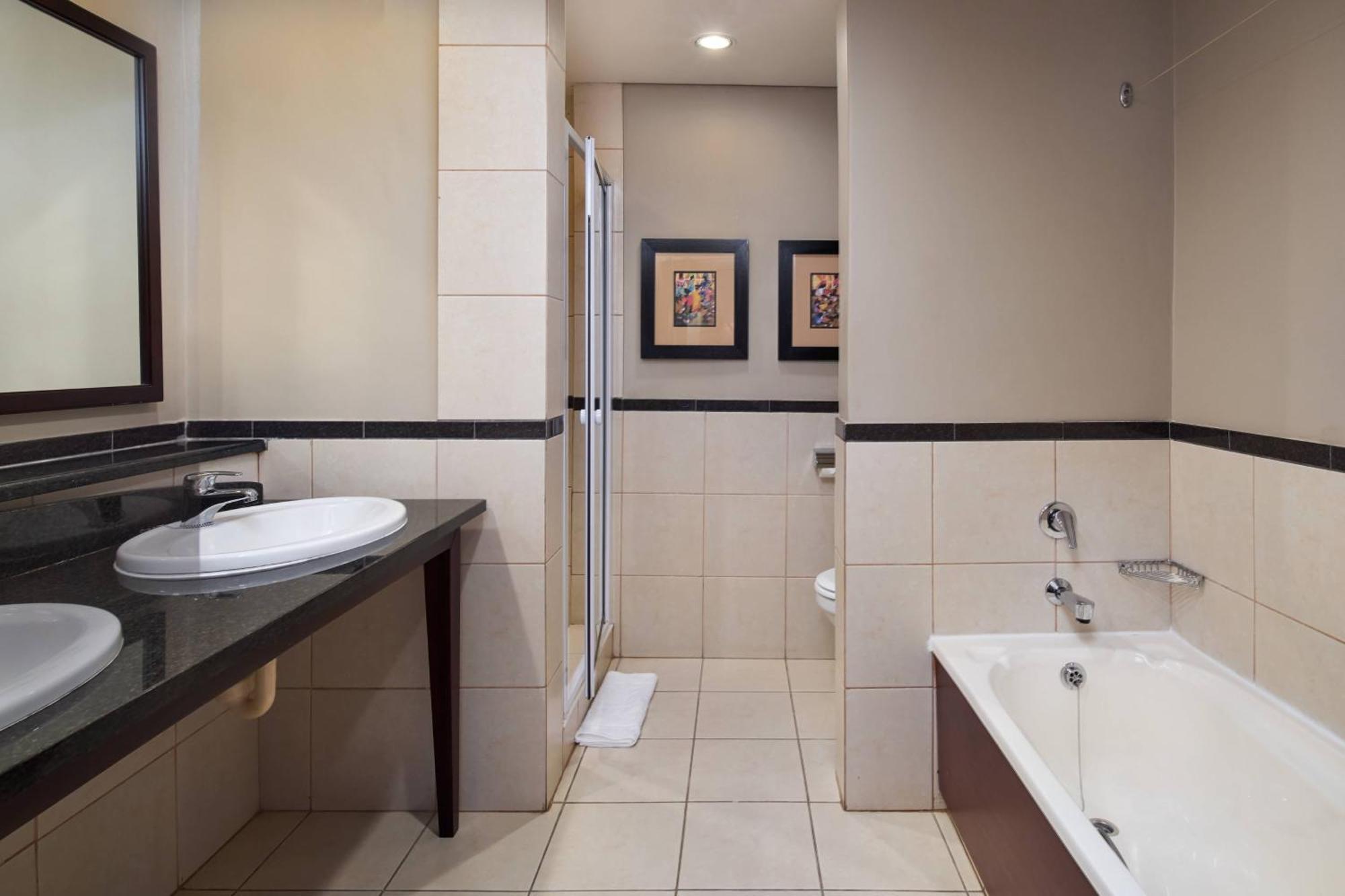 Protea Hotel By Marriott Blantyre Ryalls Esterno foto