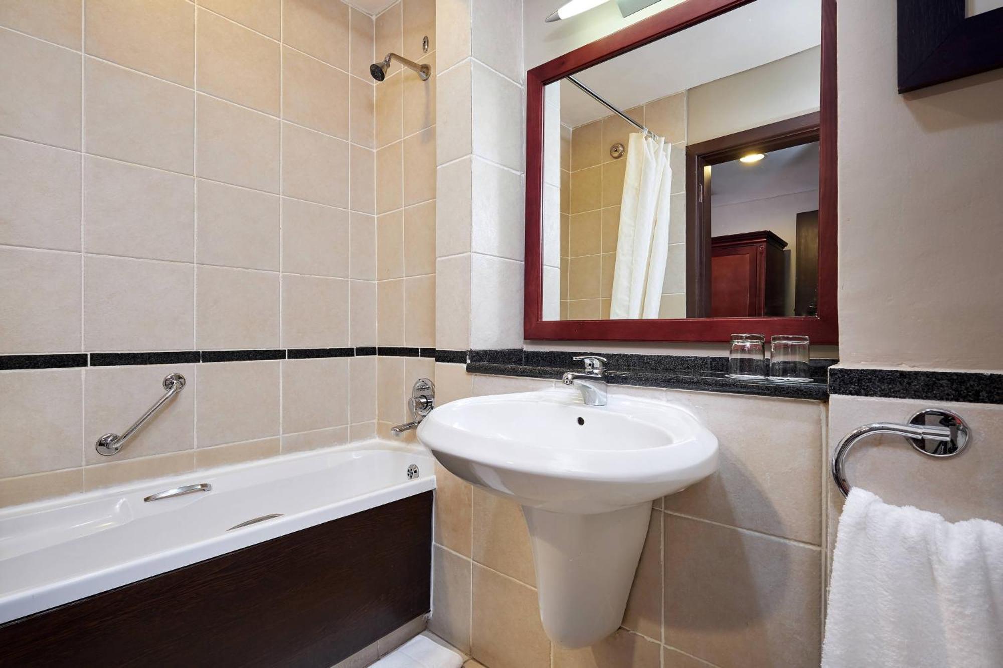Protea Hotel By Marriott Blantyre Ryalls Esterno foto