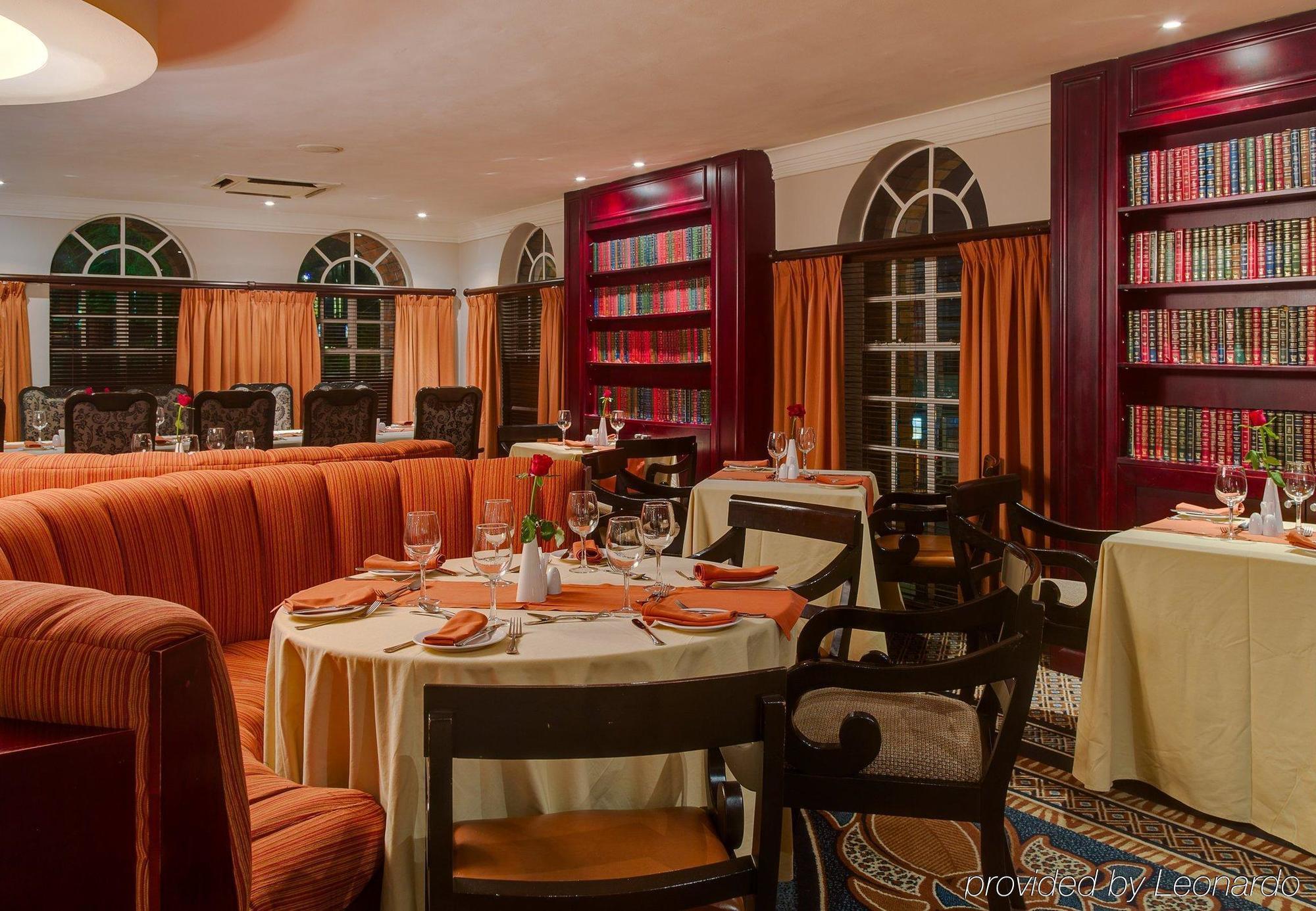 Protea Hotel By Marriott Blantyre Ryalls Esterno foto